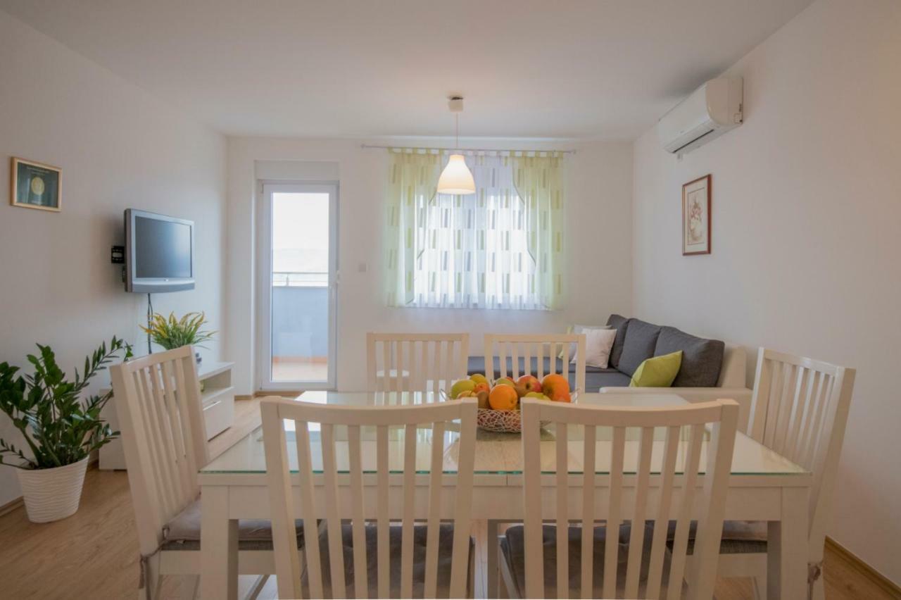 Apartment Petra Imotski Exterior photo
